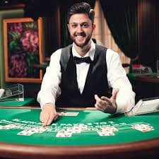Tampilan meja Dream Gaming dengan dealer langsung dan antarmuka taruhan di platform jethoki